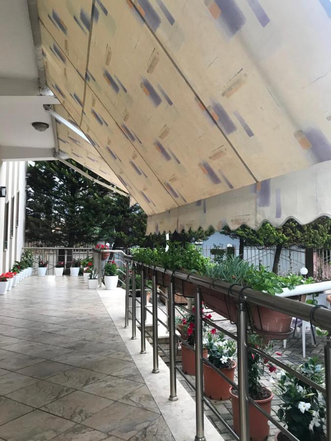 Guest House Il Palazzo Драч Екстериор снимка