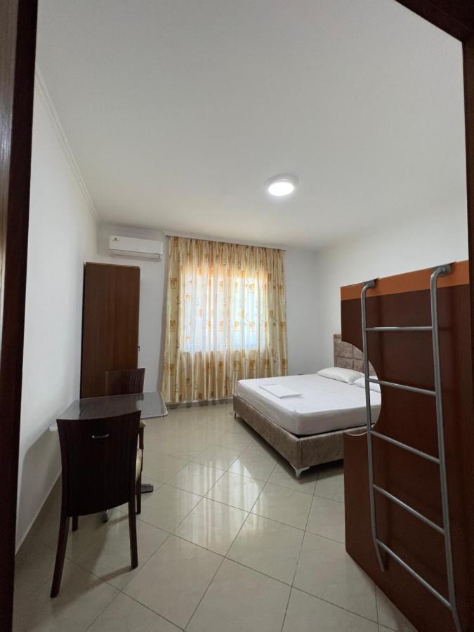 Guest House Il Palazzo Драч Екстериор снимка
