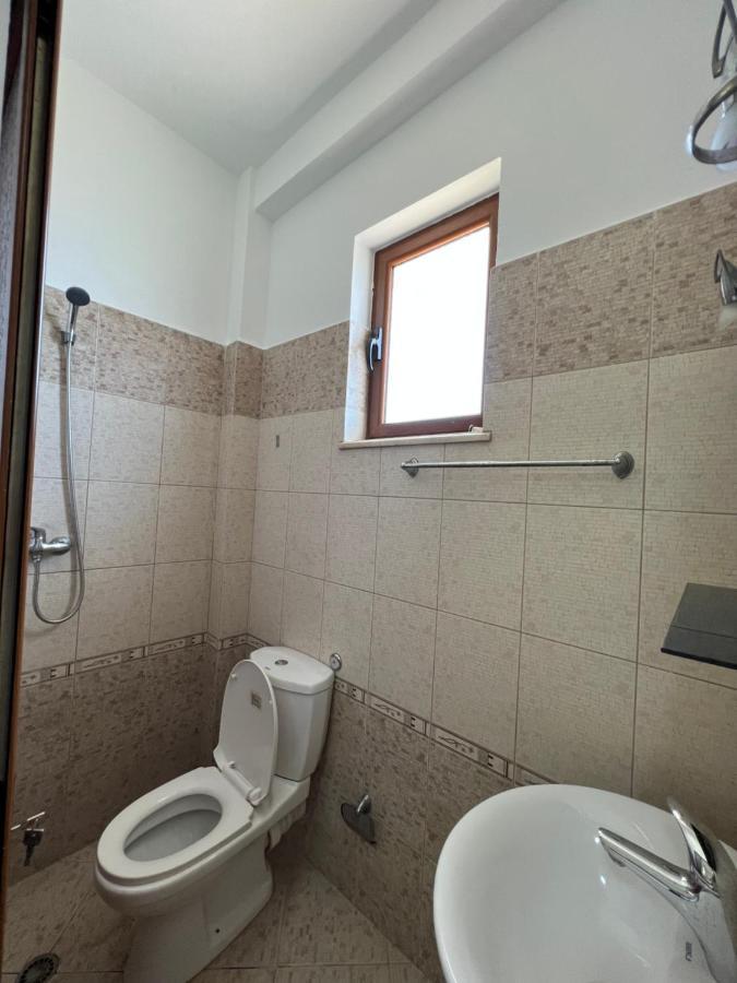 Guest House Il Palazzo Драч Екстериор снимка